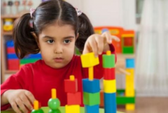 智力發展關鍵時期將是兒童的智力潛力得到最大